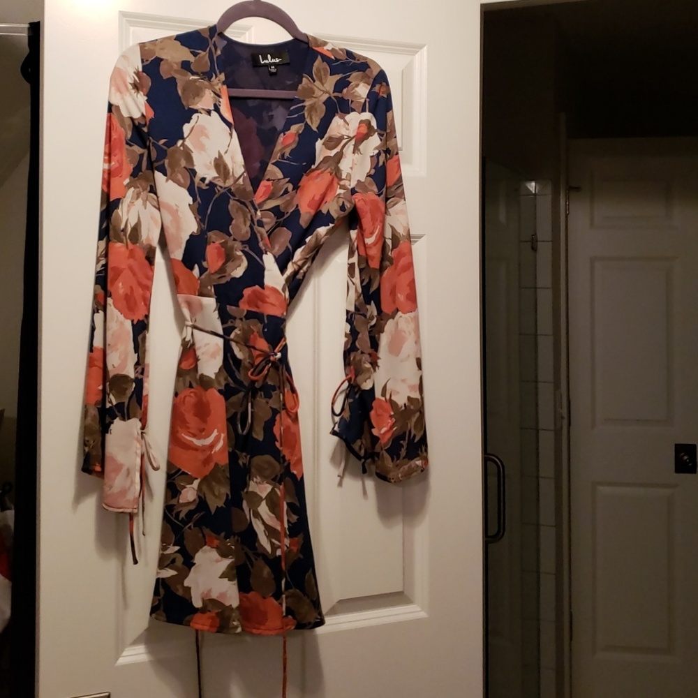 Lulu's floral bell sleeve wrap dress